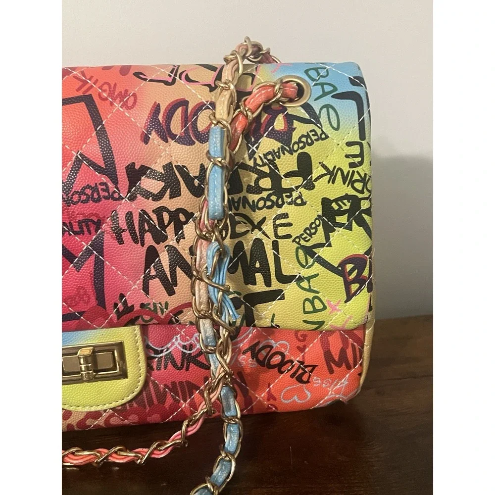 Graffiti Print Quilted Chain Shoulder Bag Turn-Lock‎ Flap Multicolor